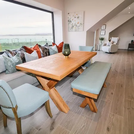 The Beachhouse * Cashel Hill