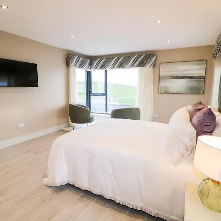 The Beachhouse * Cashel Hill