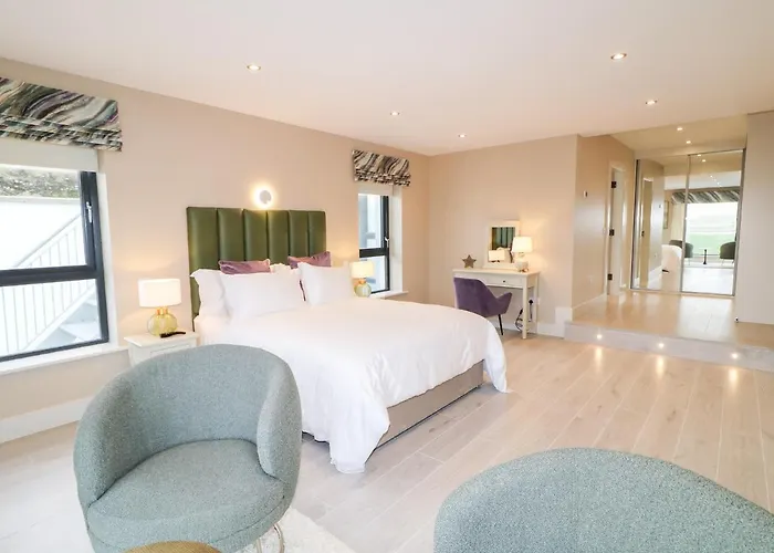 The Beachhouse * Cashel Hill